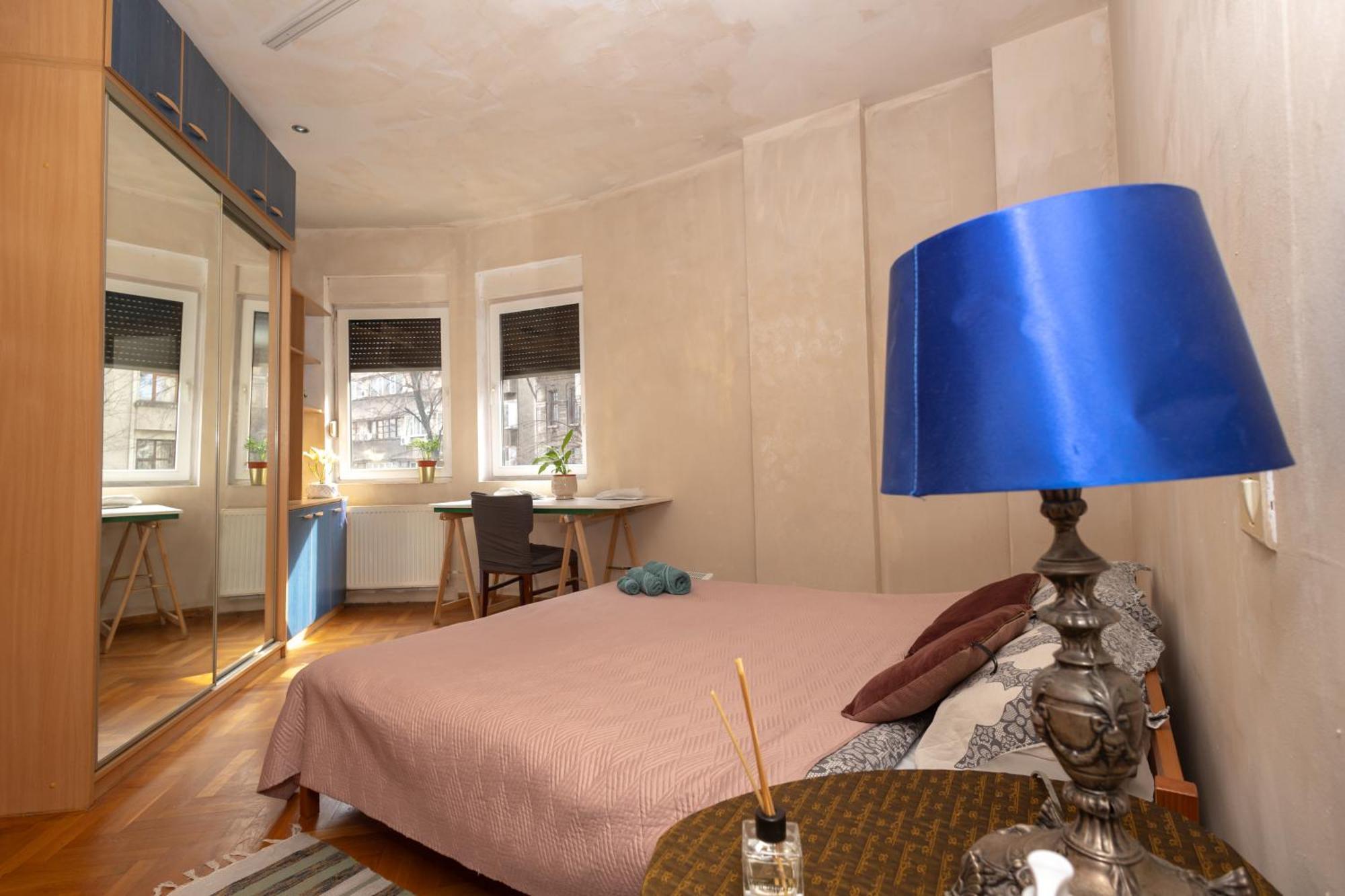 Shared Retro Vintage Luxury Apartment Bucareste Exterior foto